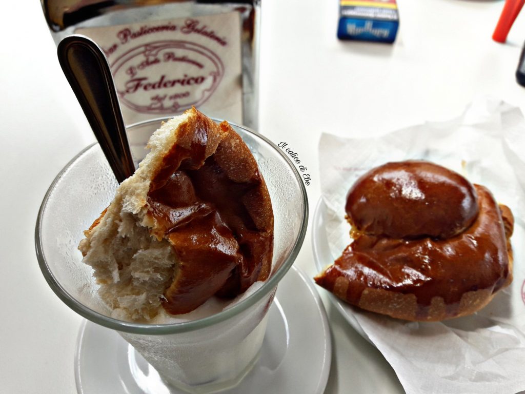 'A muzzunata, granita alle mandorle tipica di Lamezia Terme (Cz)