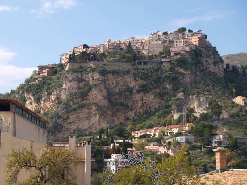 Castelmola vista da Taormina