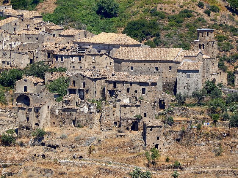 Campana (Cs) borgo antico Sila Greca