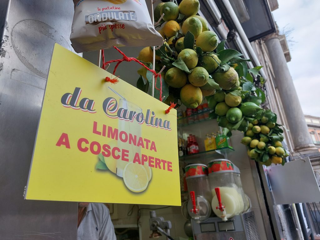 Limonata a cosce aperte Napoli