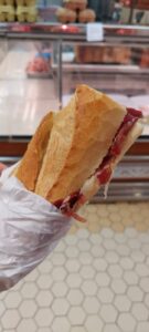 Cosa mangiare a Valencia bocadillo de jamon iberico