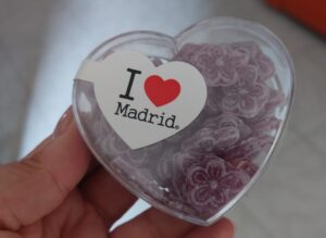 Cosa mangiare a Madrid: caramelos de violetas