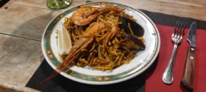 Cosa mangiare a Valencia fideuà de mariscos